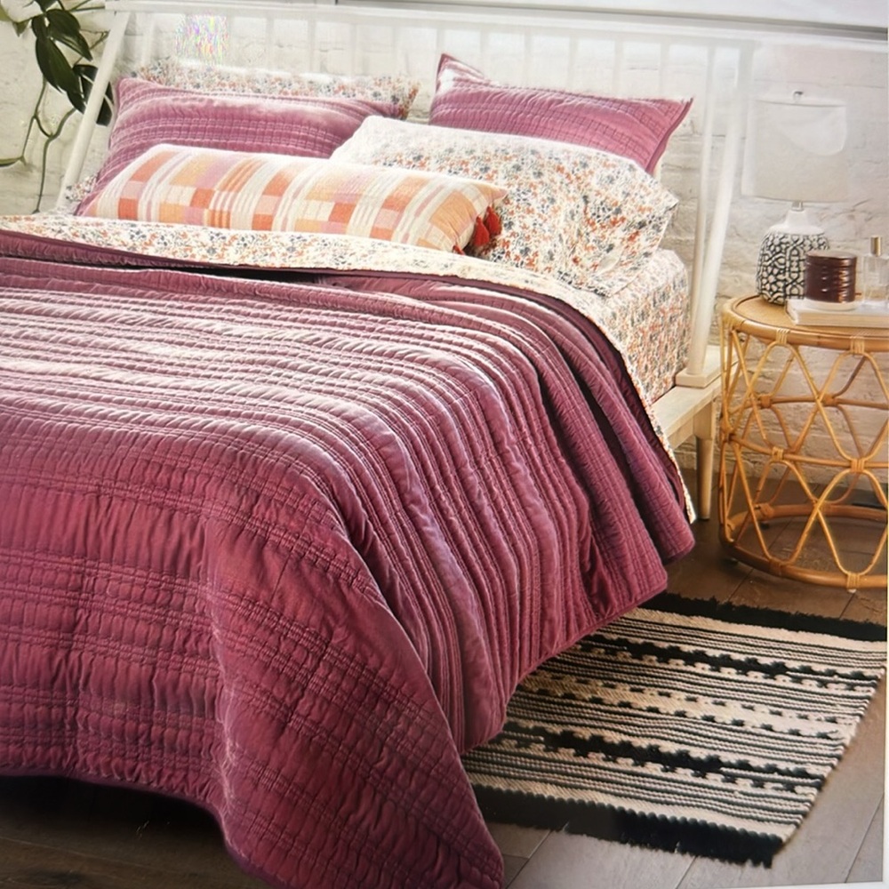 Threshold - Twin/Twin Extra Long Boho Lofty Velvet Quilt plum new with tags